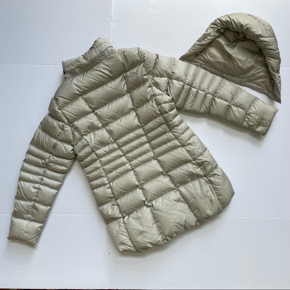 The North Face Padded 550 Fill Women’s Jacket, Size Medium - Picture 5 of 8